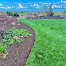 Weed-Edge-Mulch-Project-in-Milford-CT 3